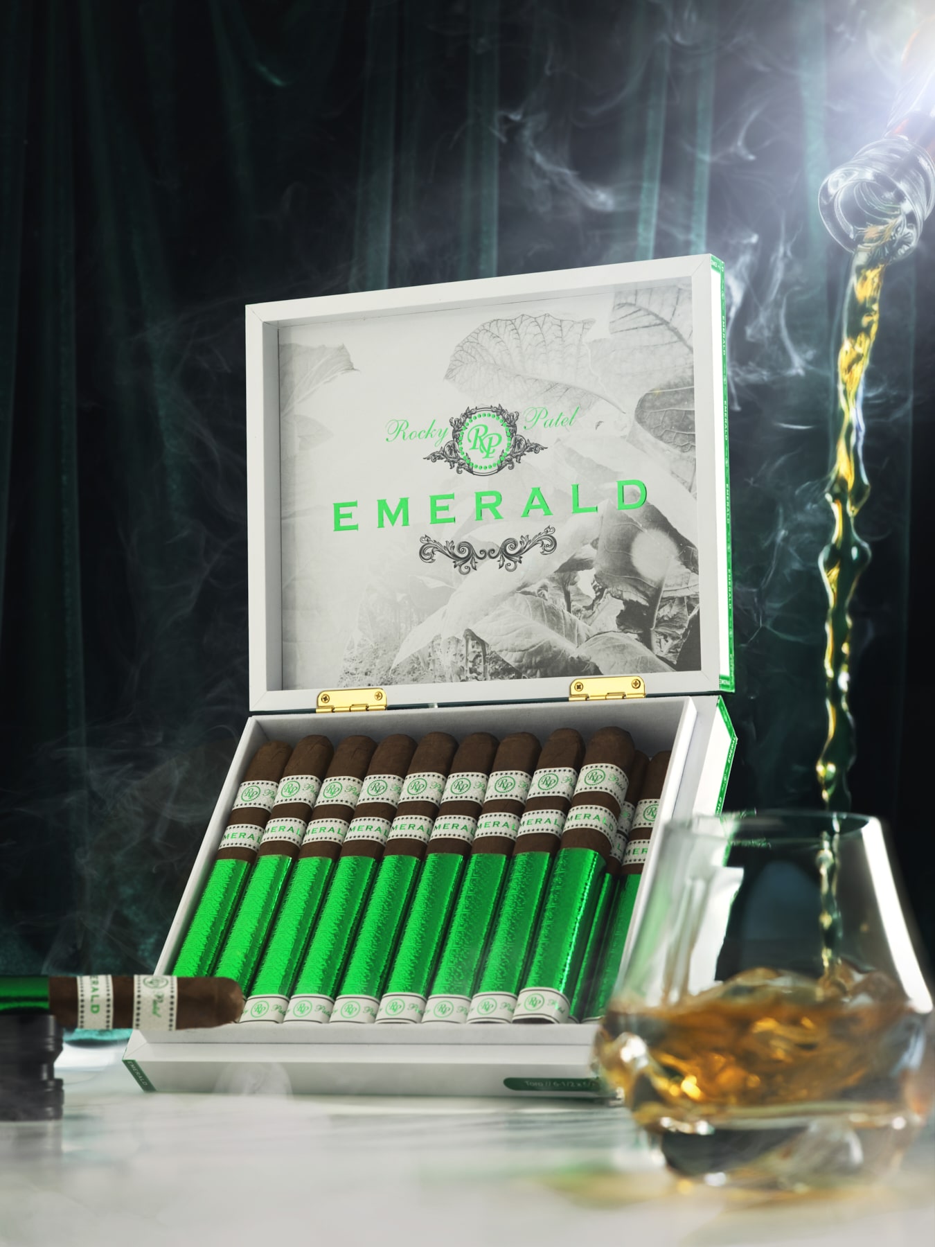 Smoke district las vegas emerald cigar